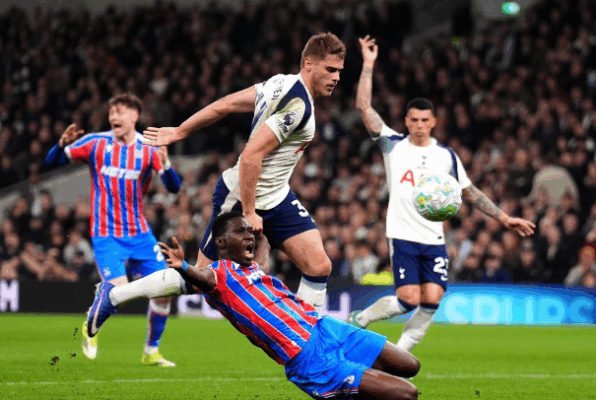 Spurs Mardröm: 1-3 mot Palace och Rött Kort